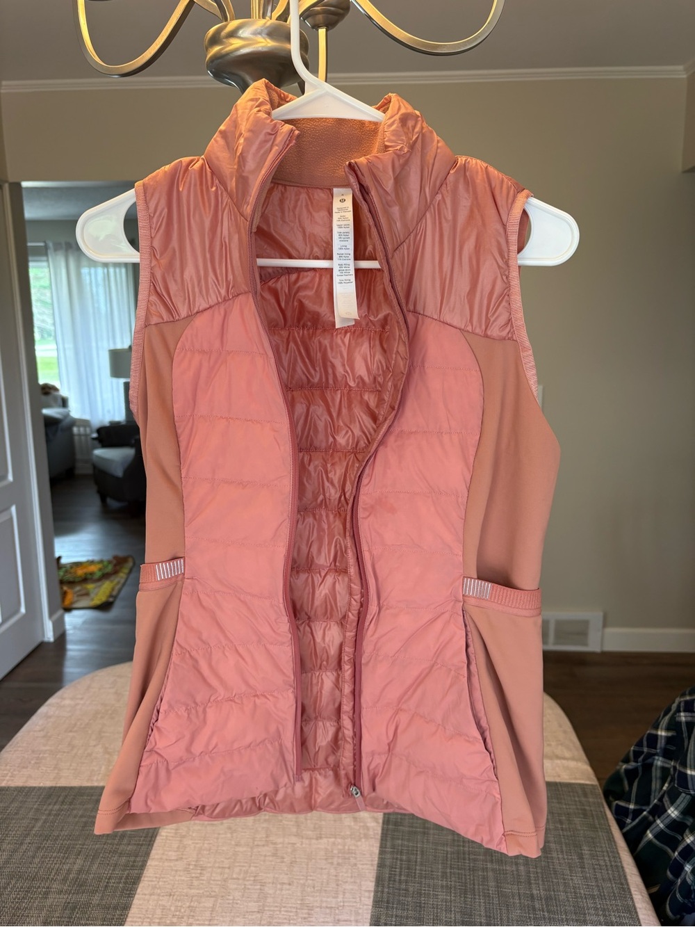 Lululemon Athletic Coral quilted puffer Vest women’s Size 6